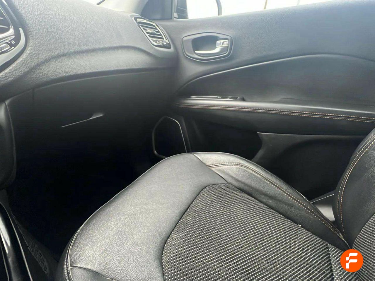 Foto Jeep Compass 24