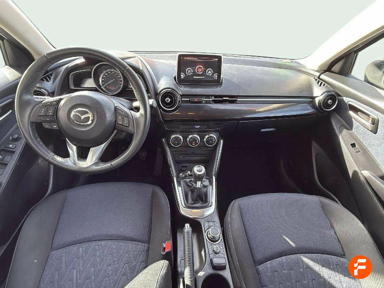 Foto Mazda Mazda2 8