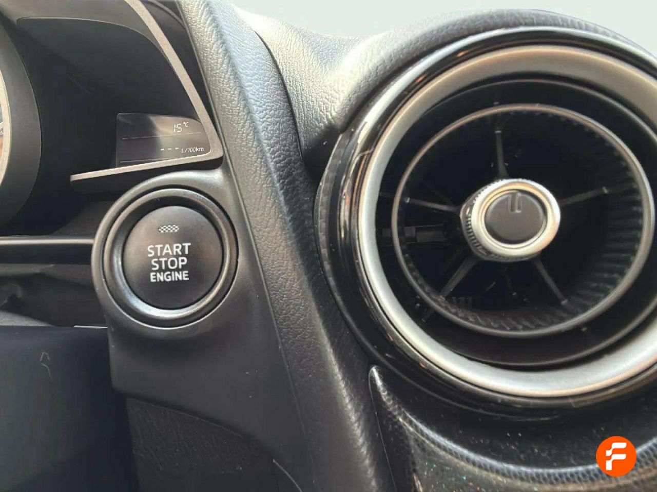 Foto Mazda Mazda2 12