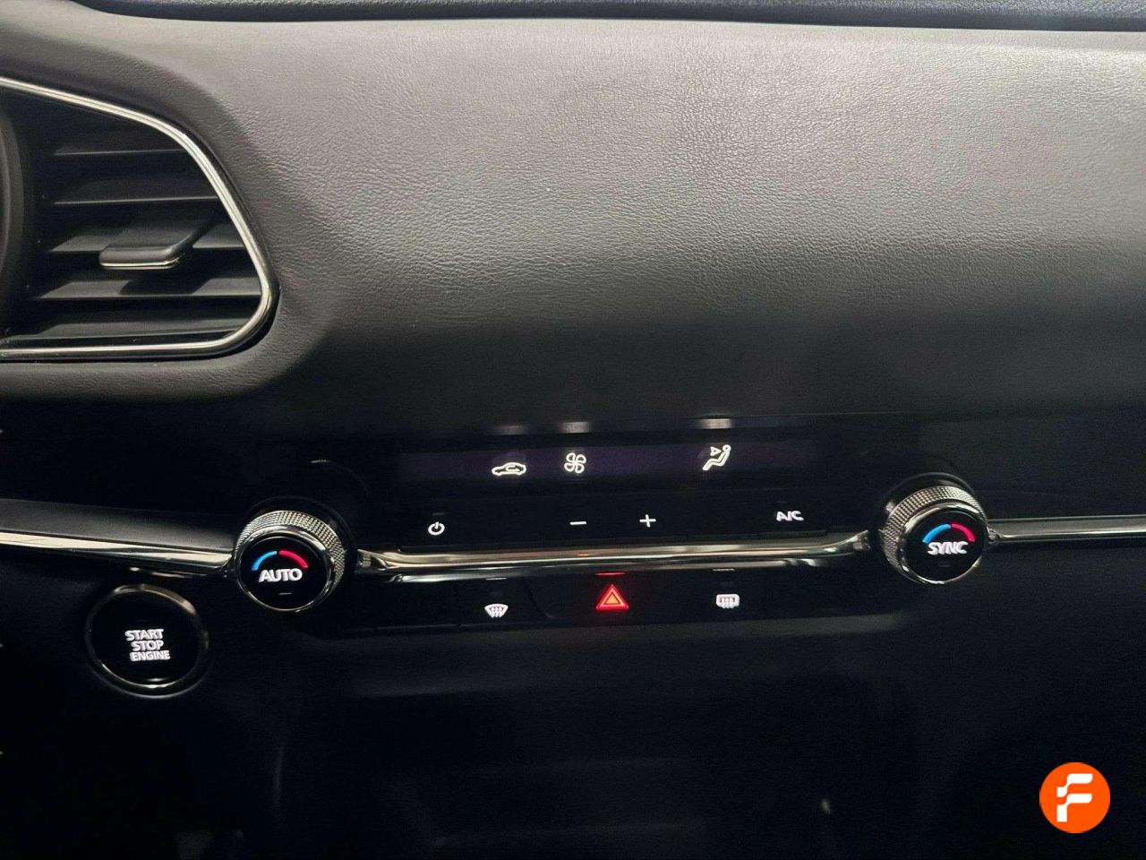 Foto Mazda CX-30 12
