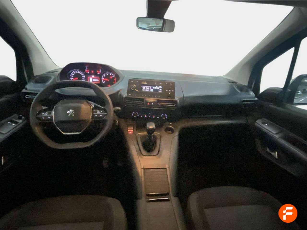 Foto Peugeot Rifter 8