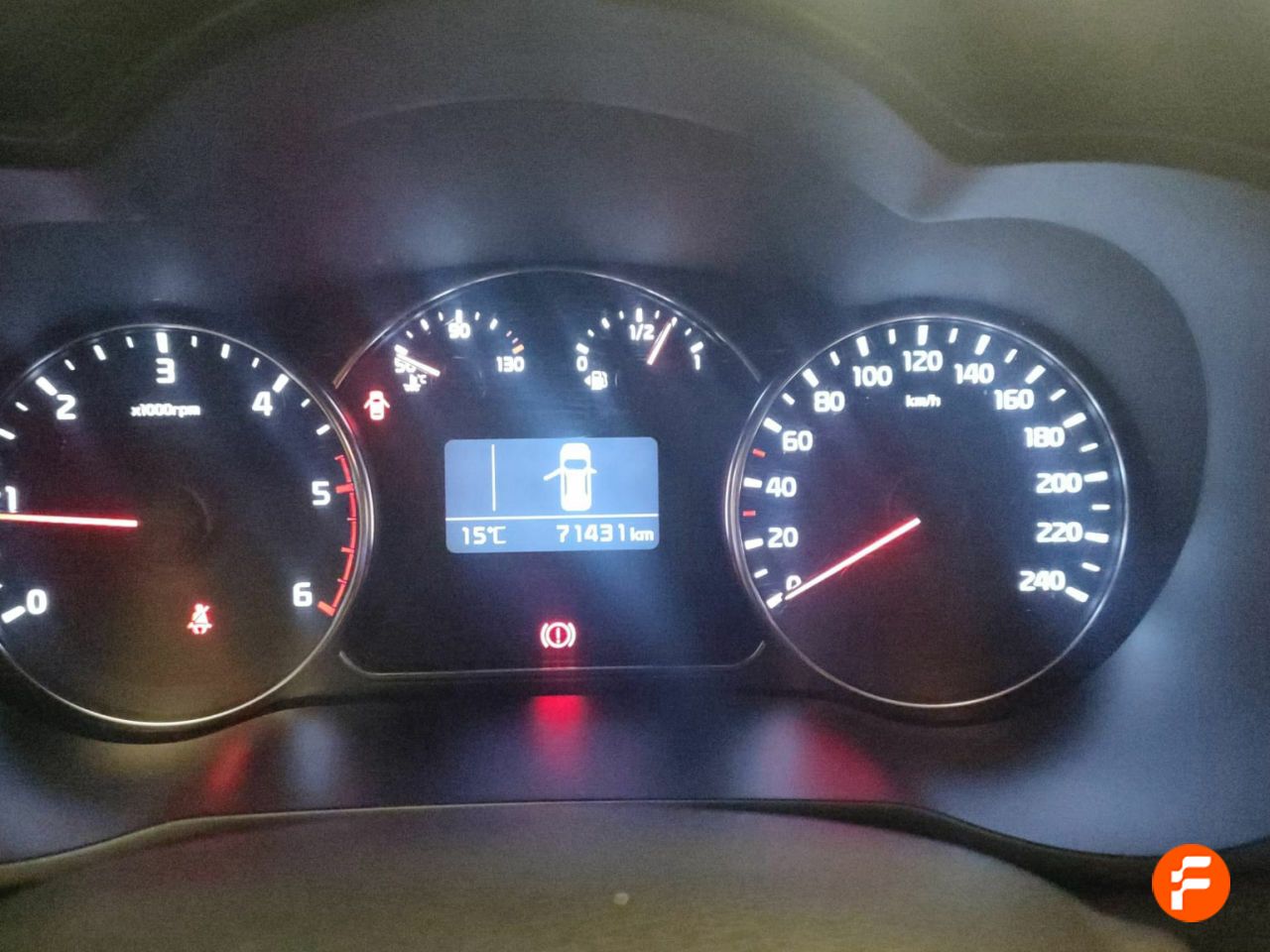 Foto Kia Carens 12