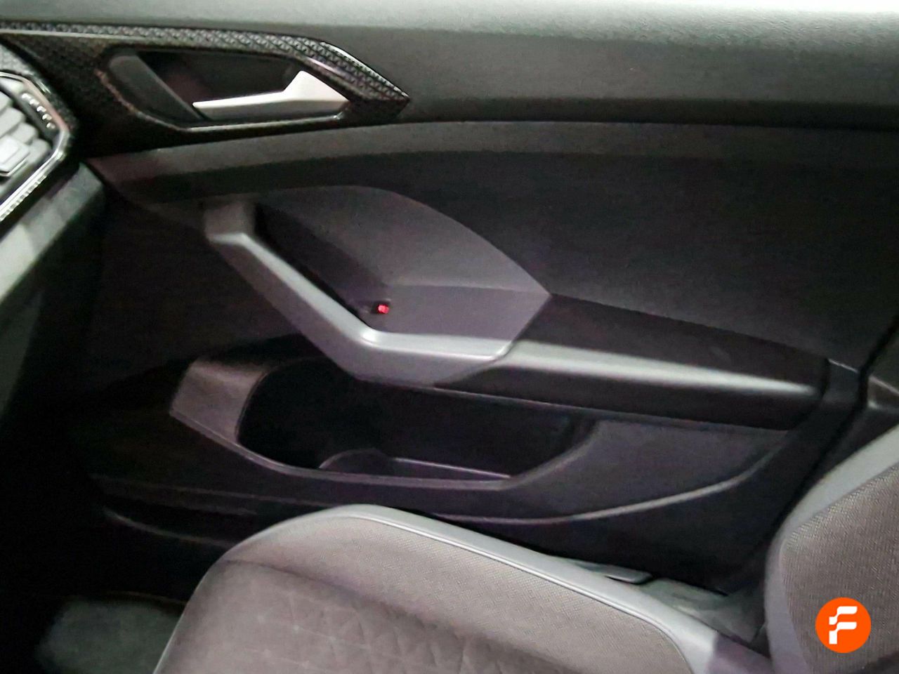 Foto Volkswagen T-Cross 12