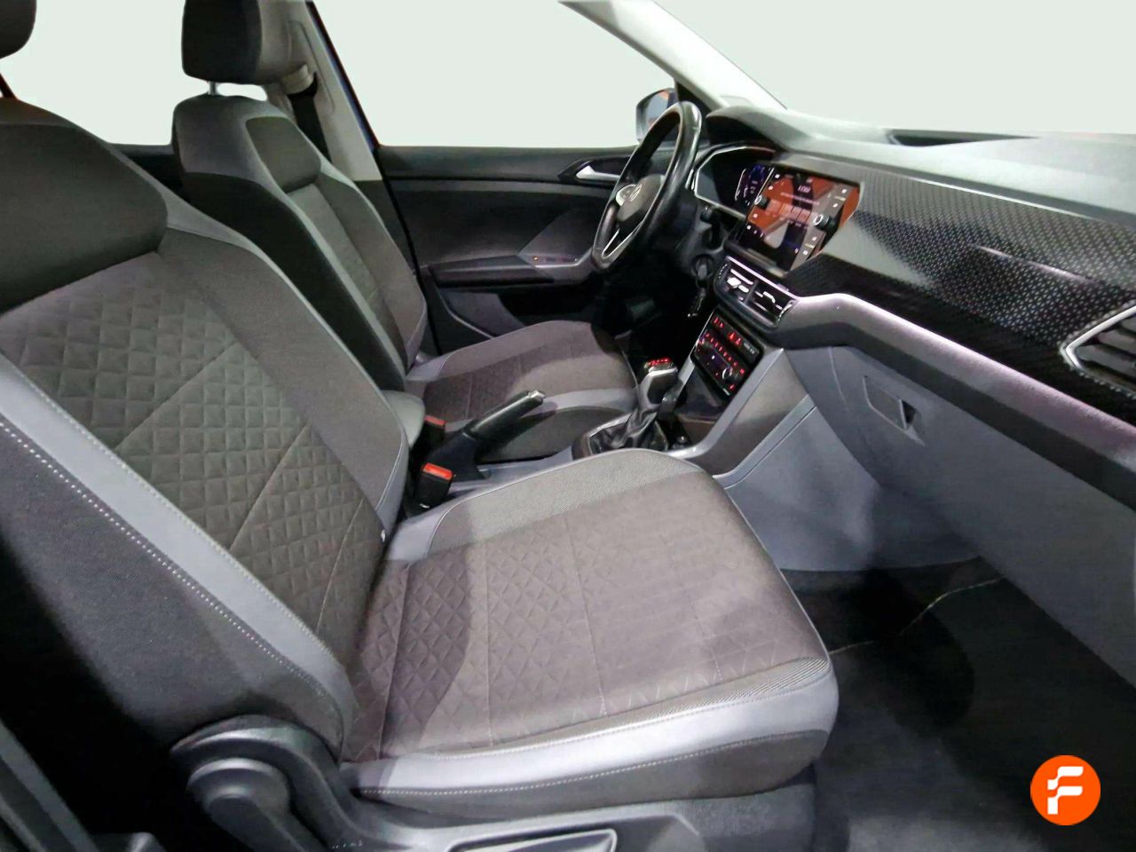 Foto Volkswagen T-Cross 13