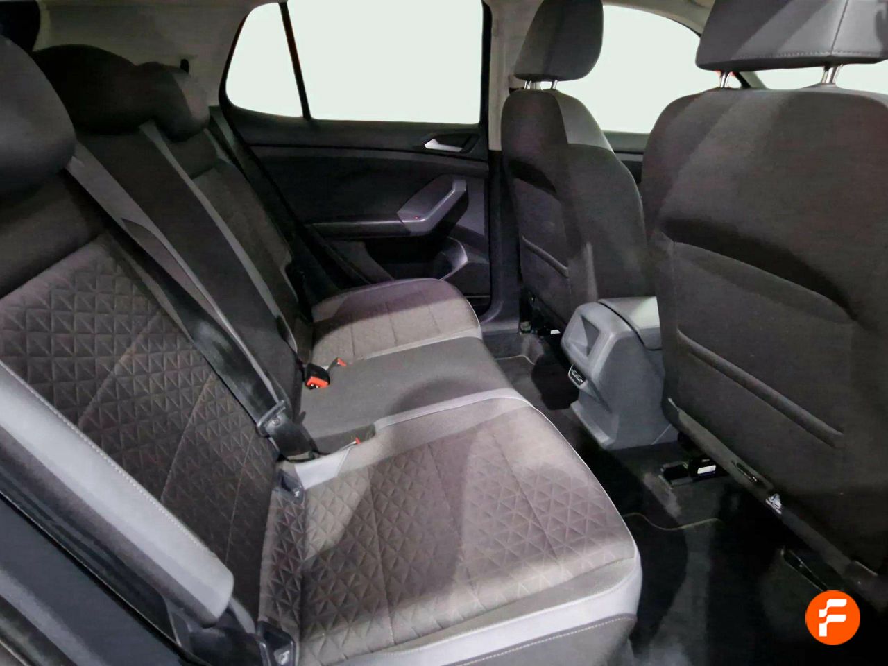 Foto Volkswagen T-Cross 14