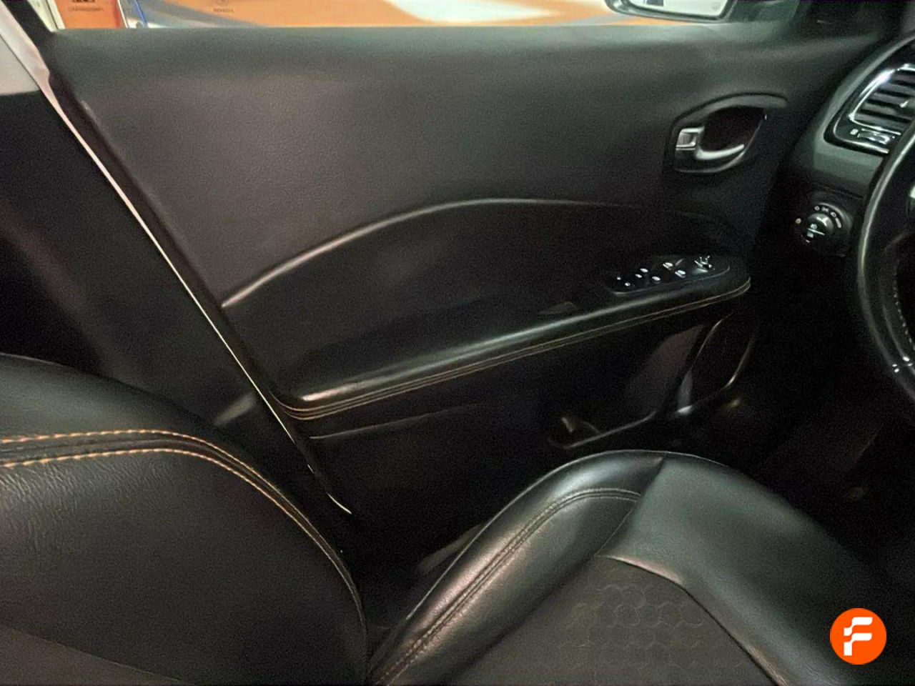 Foto Jeep Compass 16