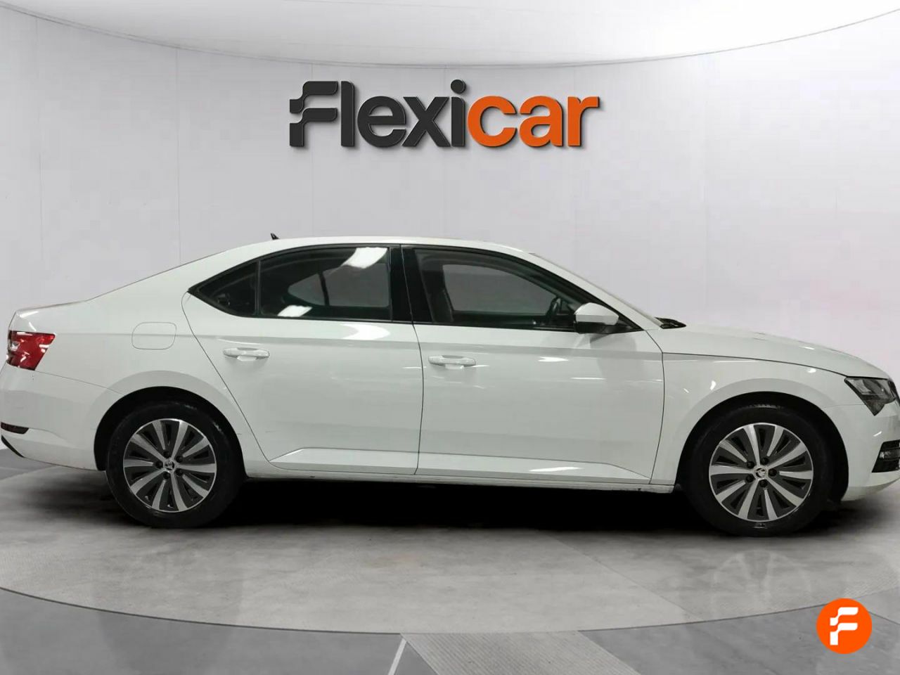 Foto Skoda Superb 9