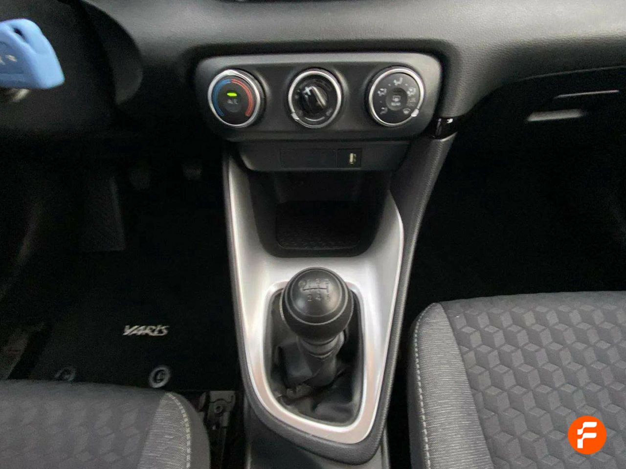 Foto Toyota Yaris 13
