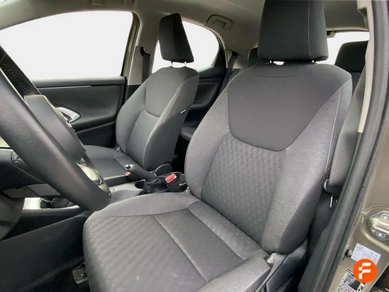 Foto Toyota Yaris 16