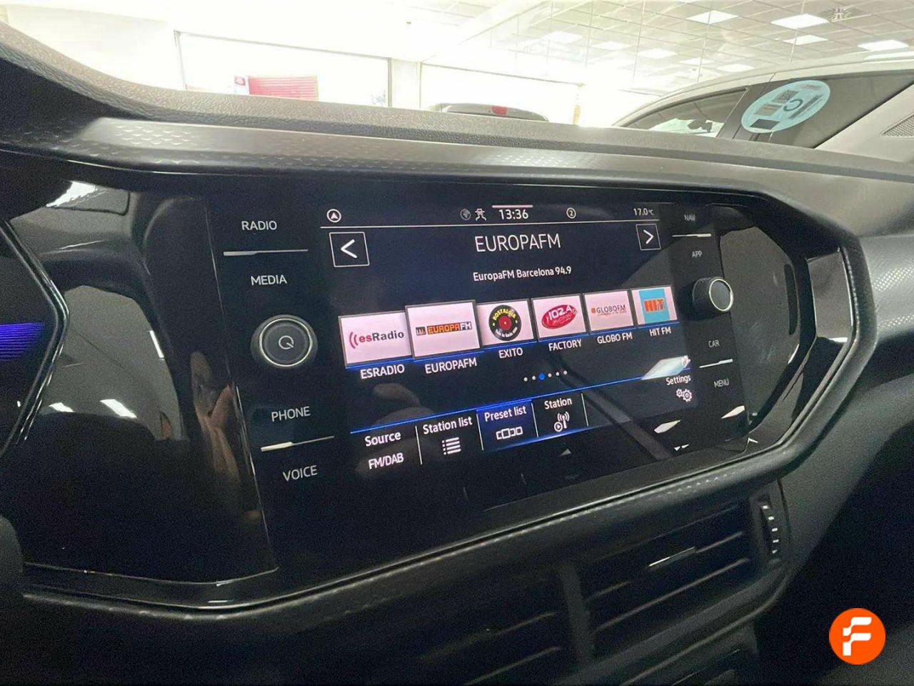 Foto Volkswagen T-Cross 23