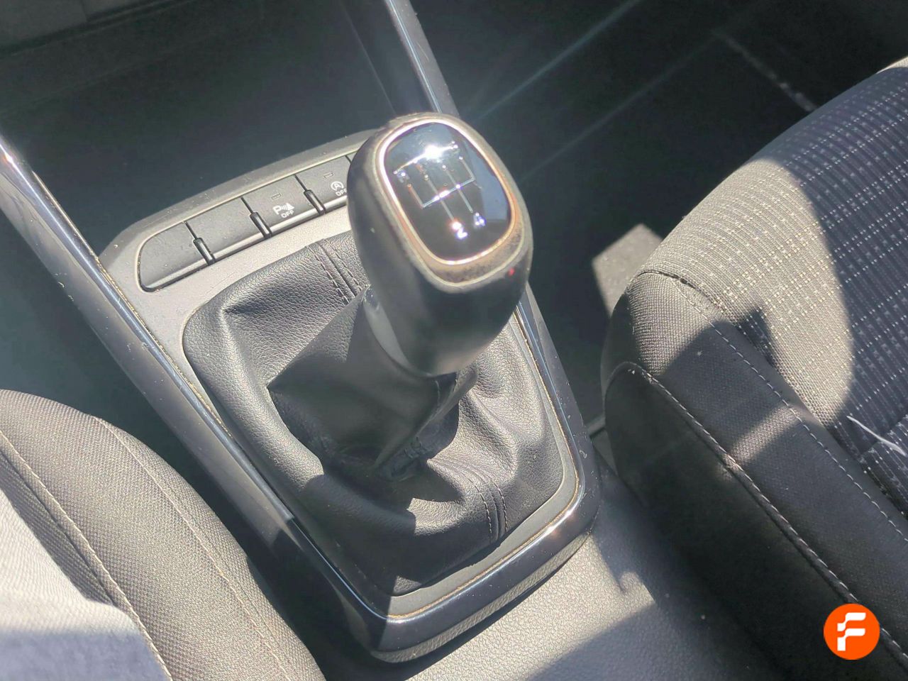 Foto Kia Stonic 27