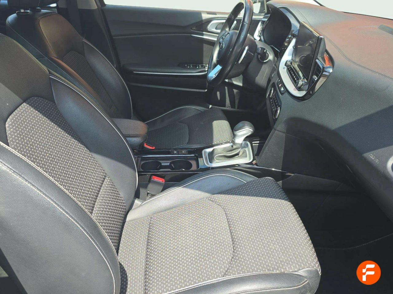 Foto Kia XCeed 14