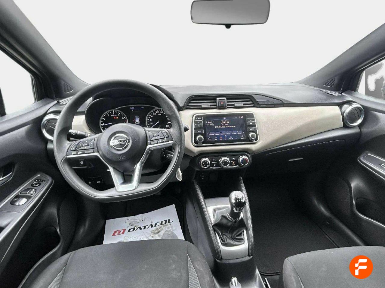 Foto Nissan Micra 10