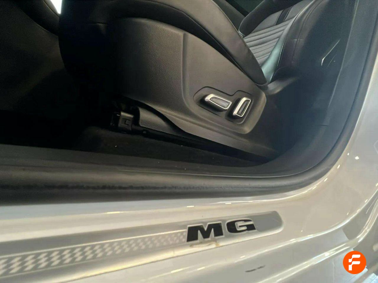 Foto MG HS 31