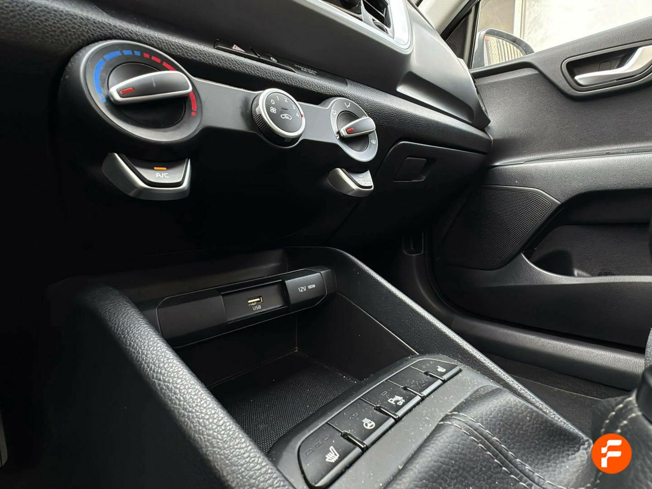 Foto Kia Stonic 13