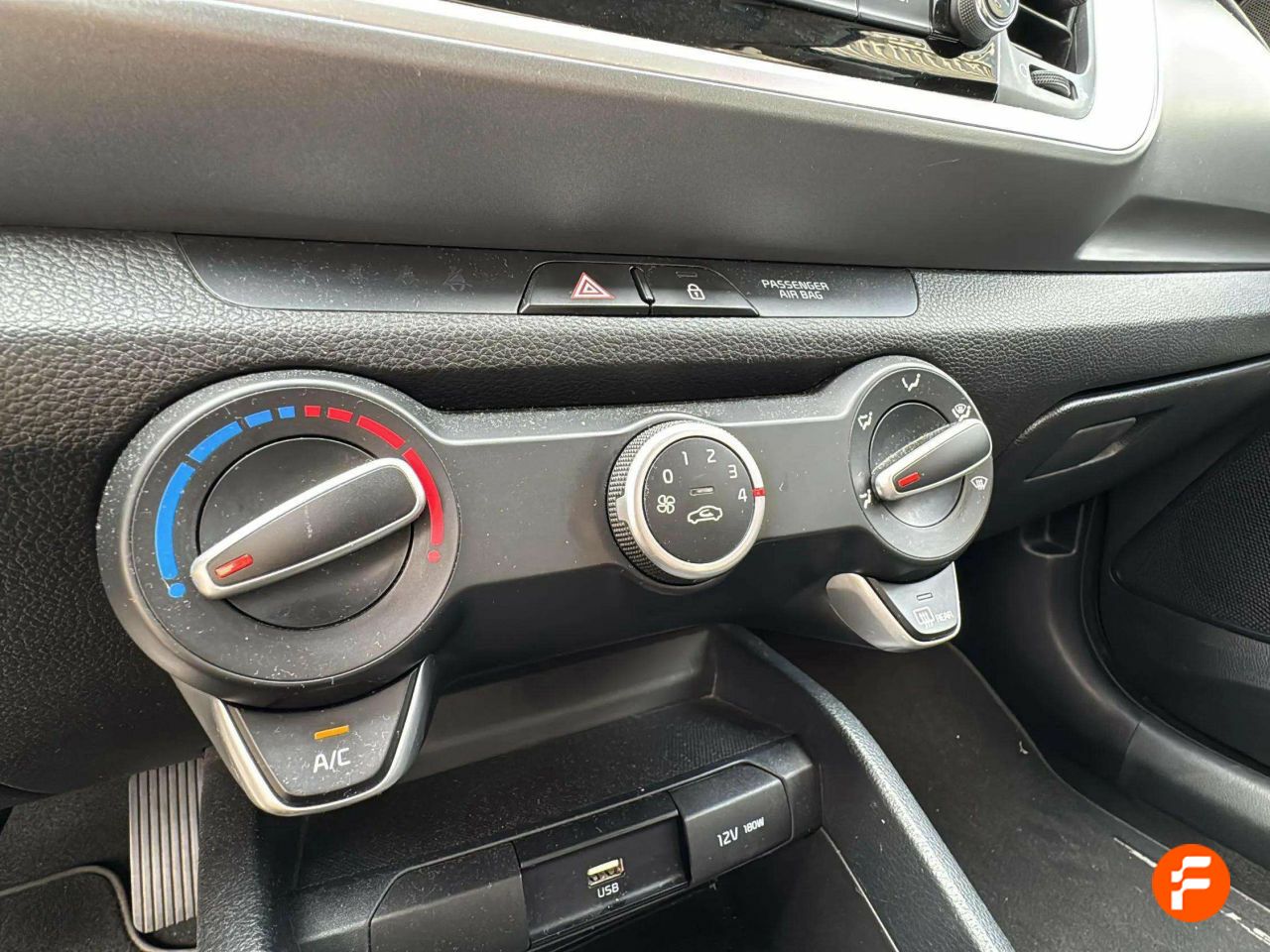 Foto Kia Stonic 21