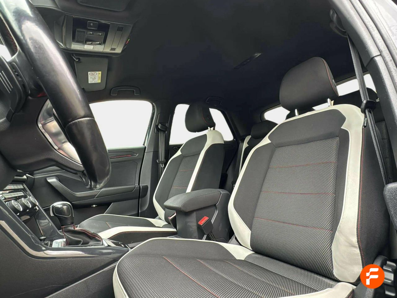 Foto Volkswagen T-Roc 10