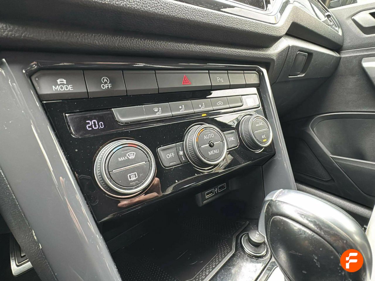 Foto Volkswagen T-Roc 26