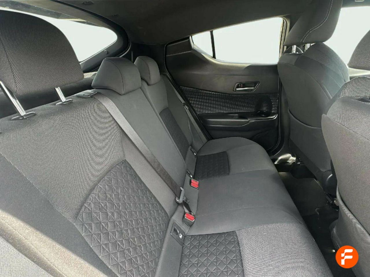 Foto Toyota C-HR 20