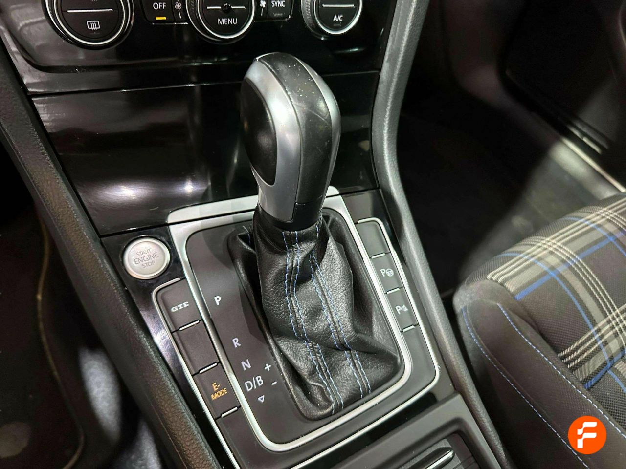 Foto Volkswagen Golf 19