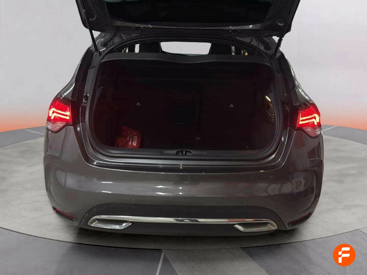 Foto DS Automobiles DS 4 17