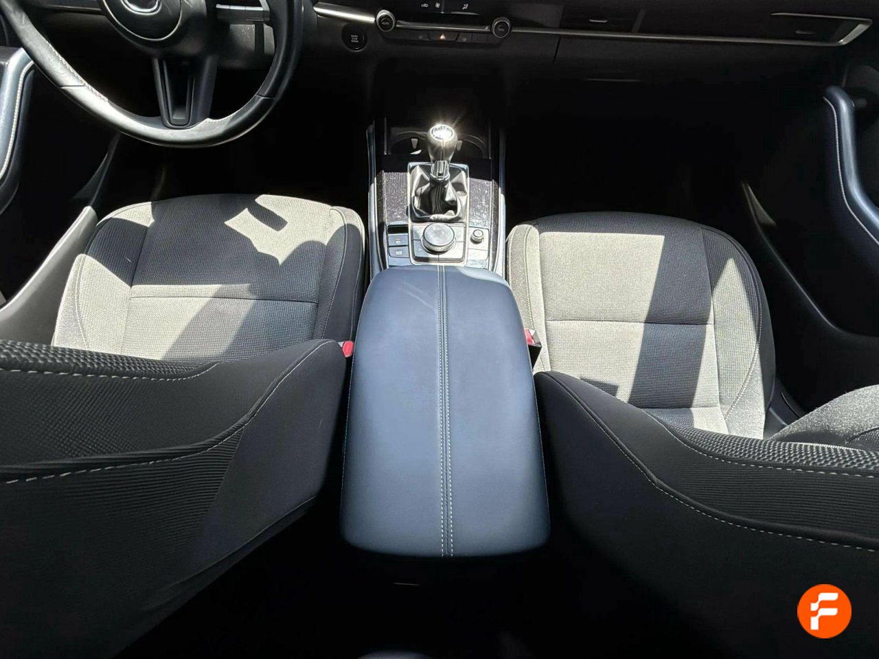 Foto Mazda CX-30 12