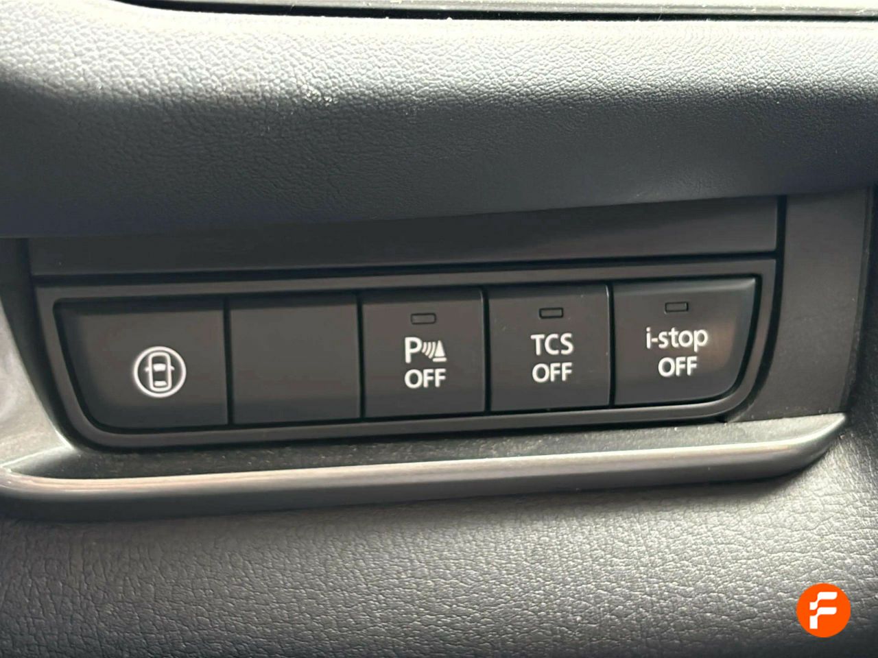 Foto Mazda CX-30 17