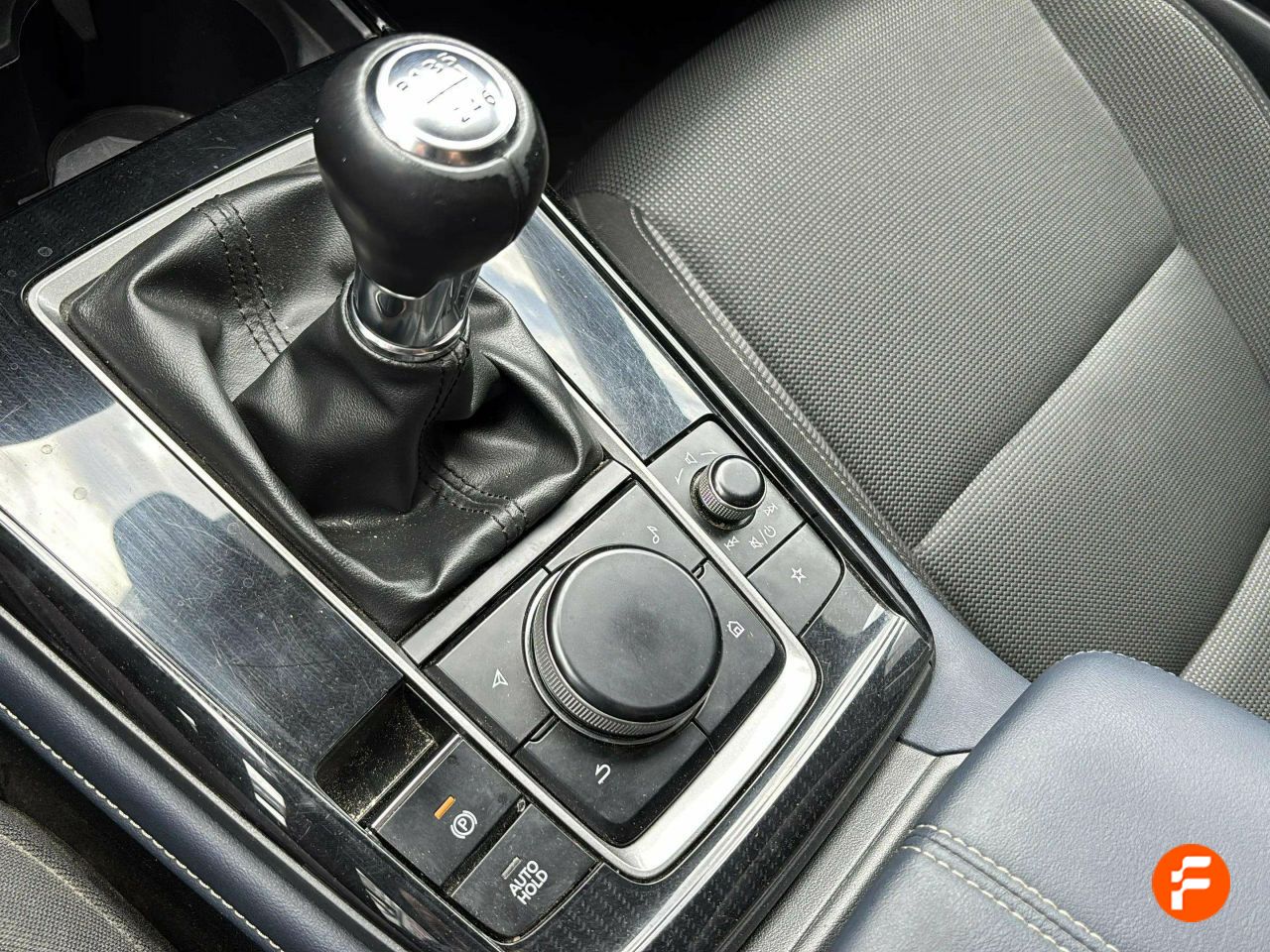 Foto Mazda CX-30 19