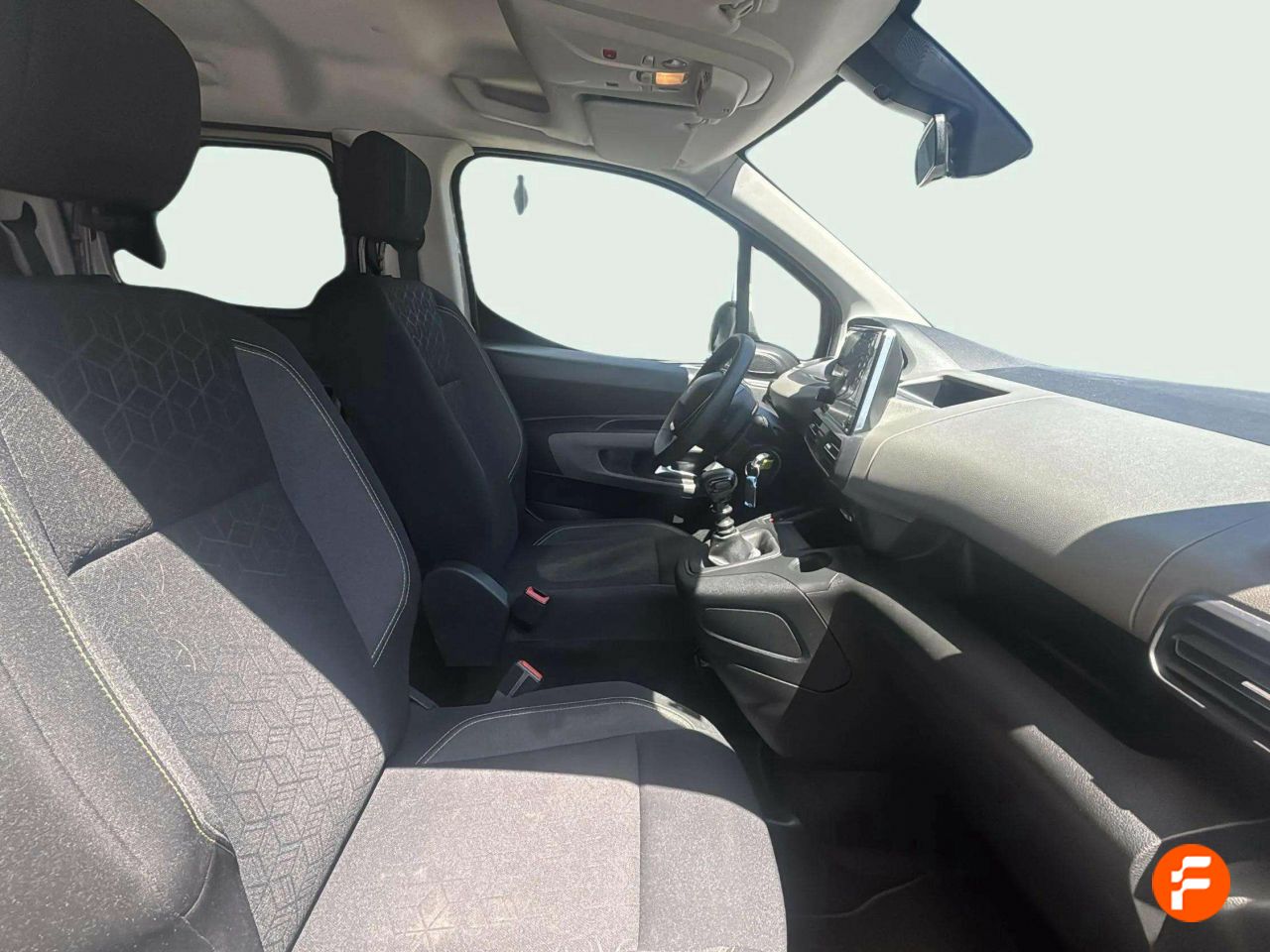 Foto Peugeot Rifter 19