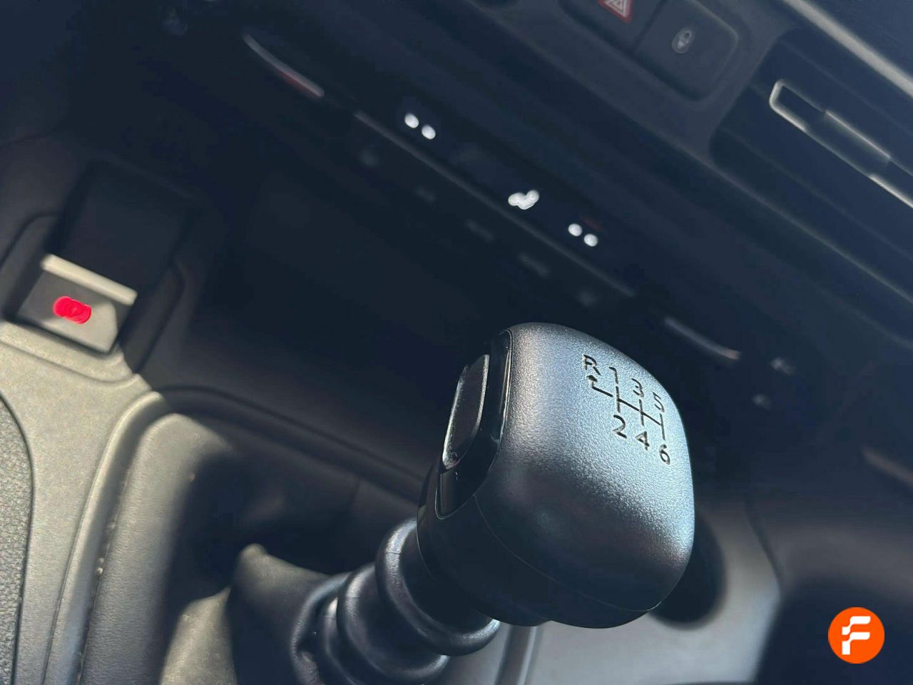 Foto Peugeot Rifter 26