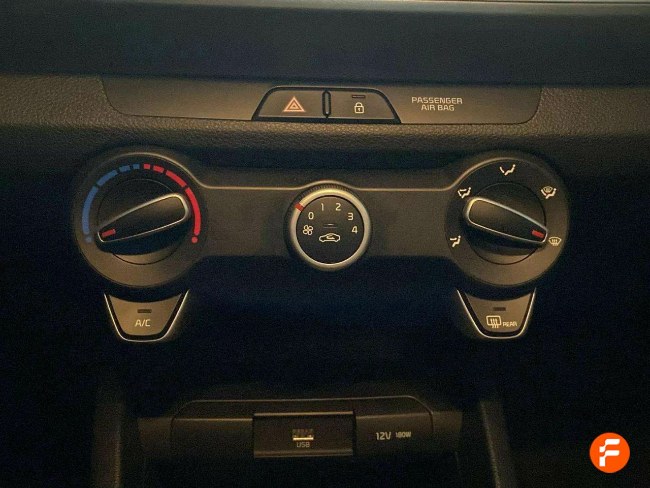 Foto Kia Stonic 16