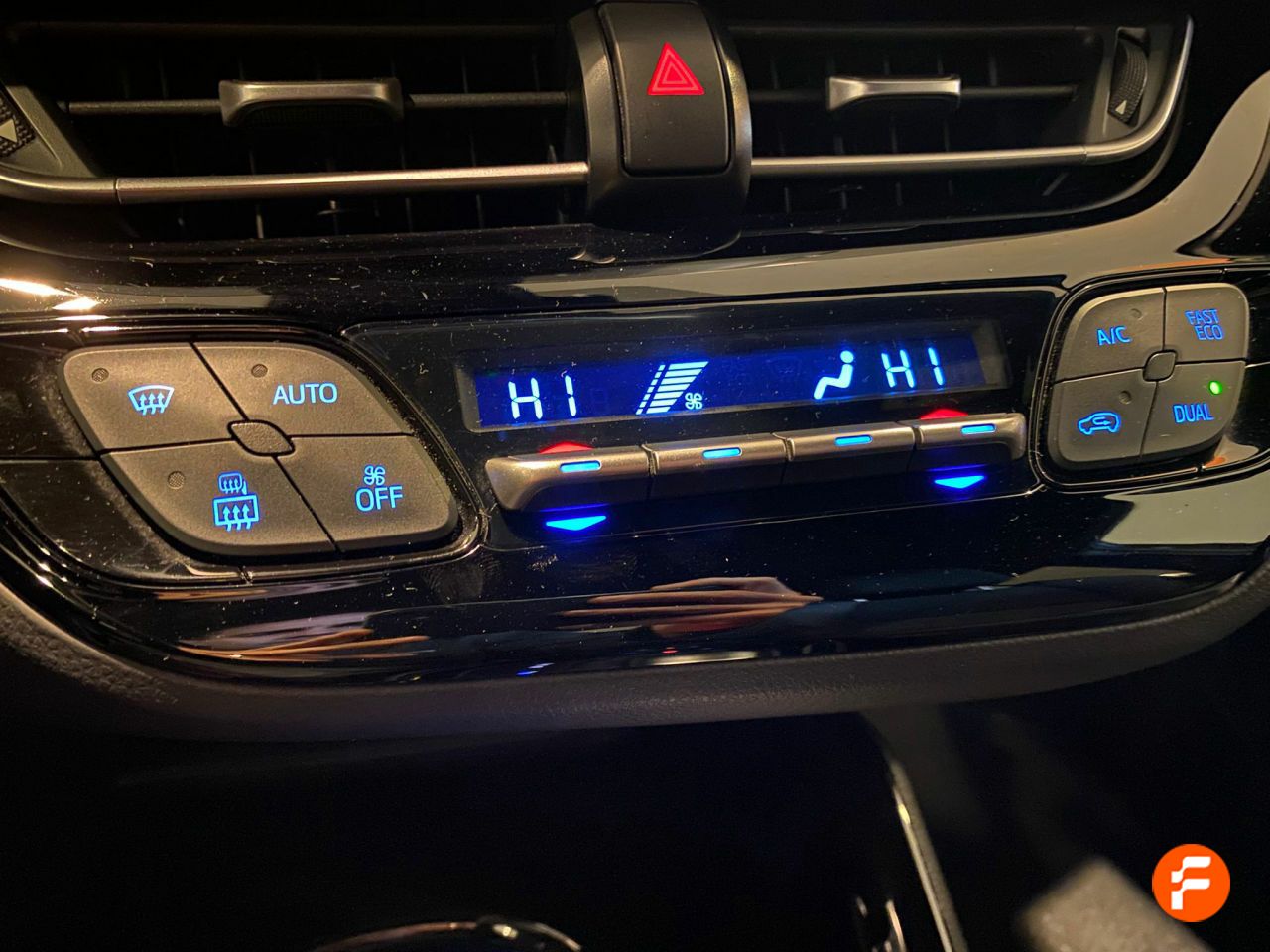 Foto Toyota C-HR 22