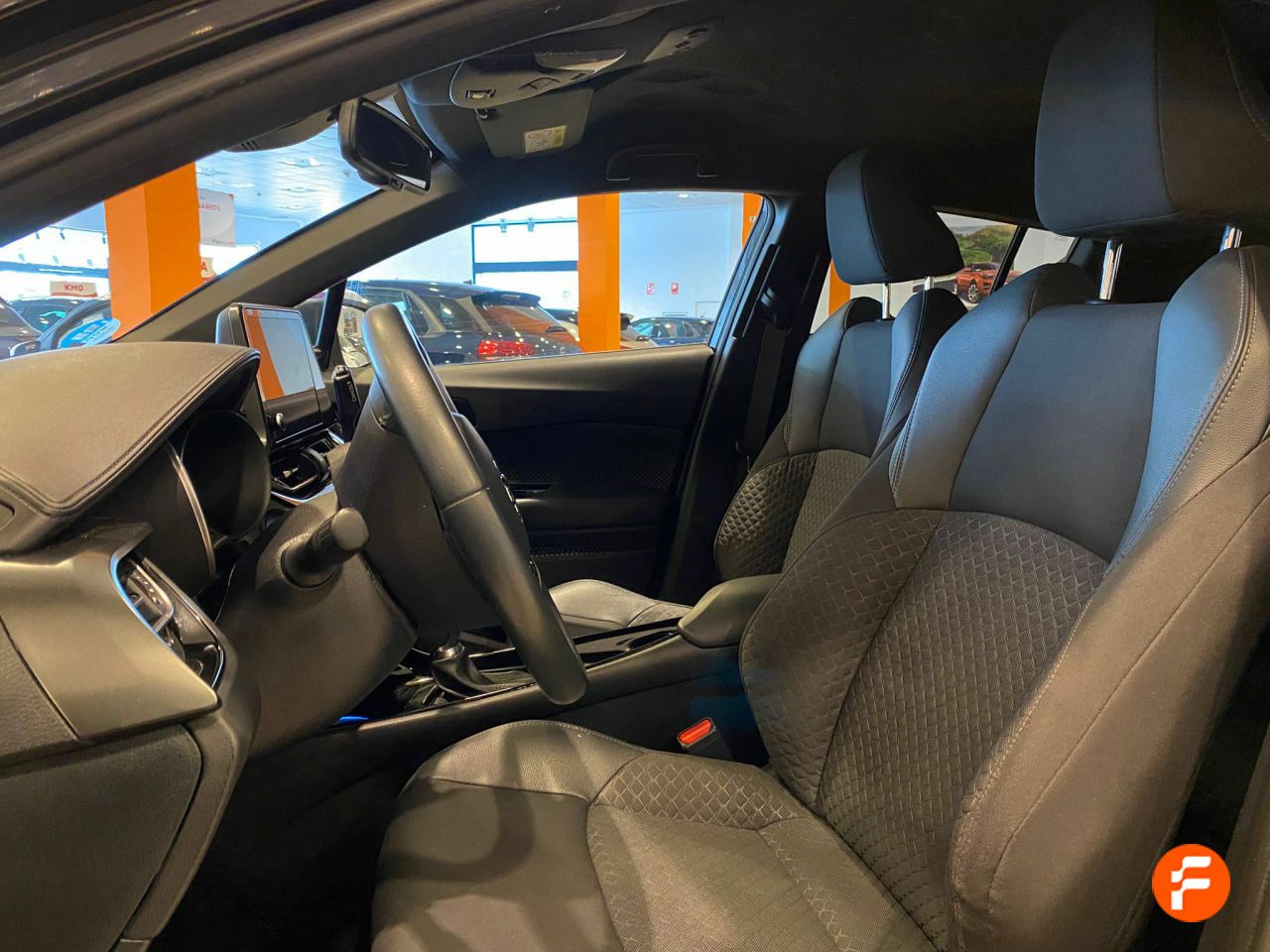 Foto Toyota C-HR 10