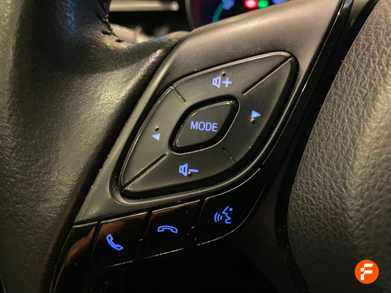 Foto Toyota C-HR 12