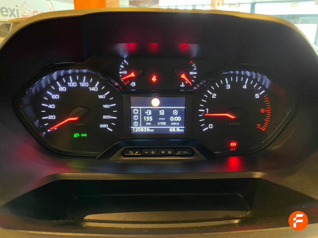 Foto Peugeot Rifter 14
