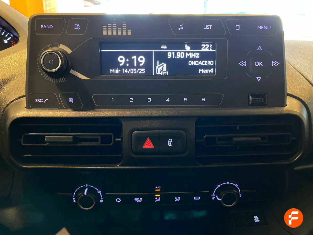 Foto Peugeot Rifter 15