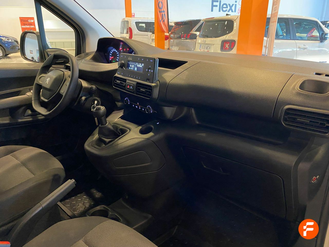 Foto Peugeot Rifter 19