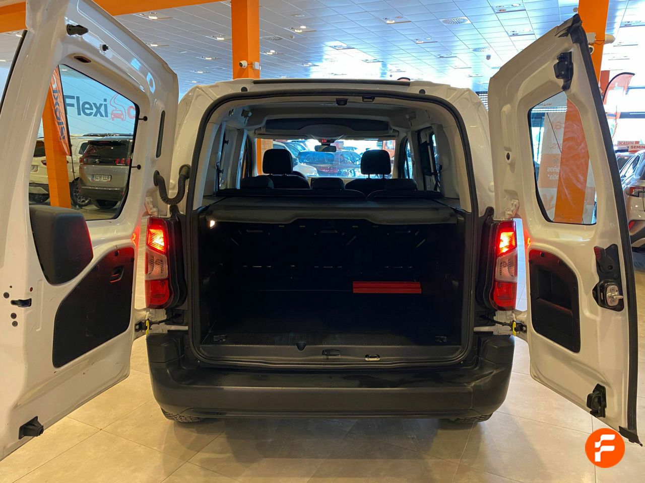 Foto Peugeot Rifter 24