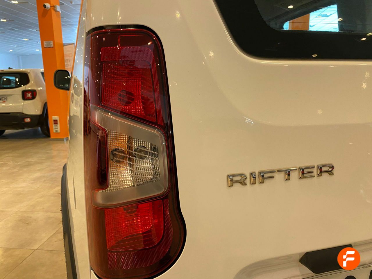 Foto Peugeot Rifter 31