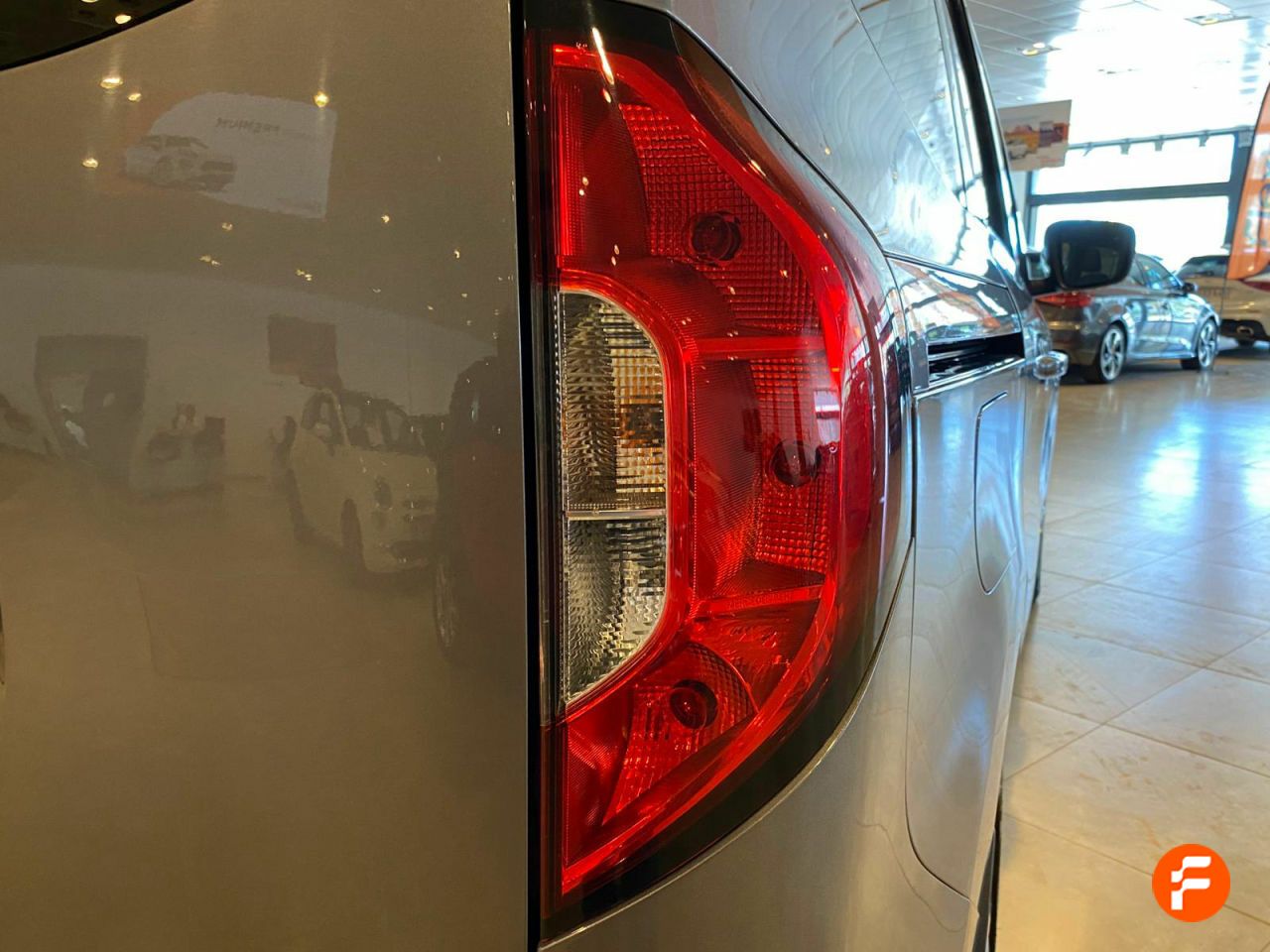 Foto Mercedes-Benz Clase T 41