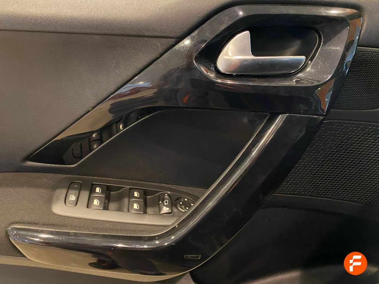 Foto Peugeot 208 10