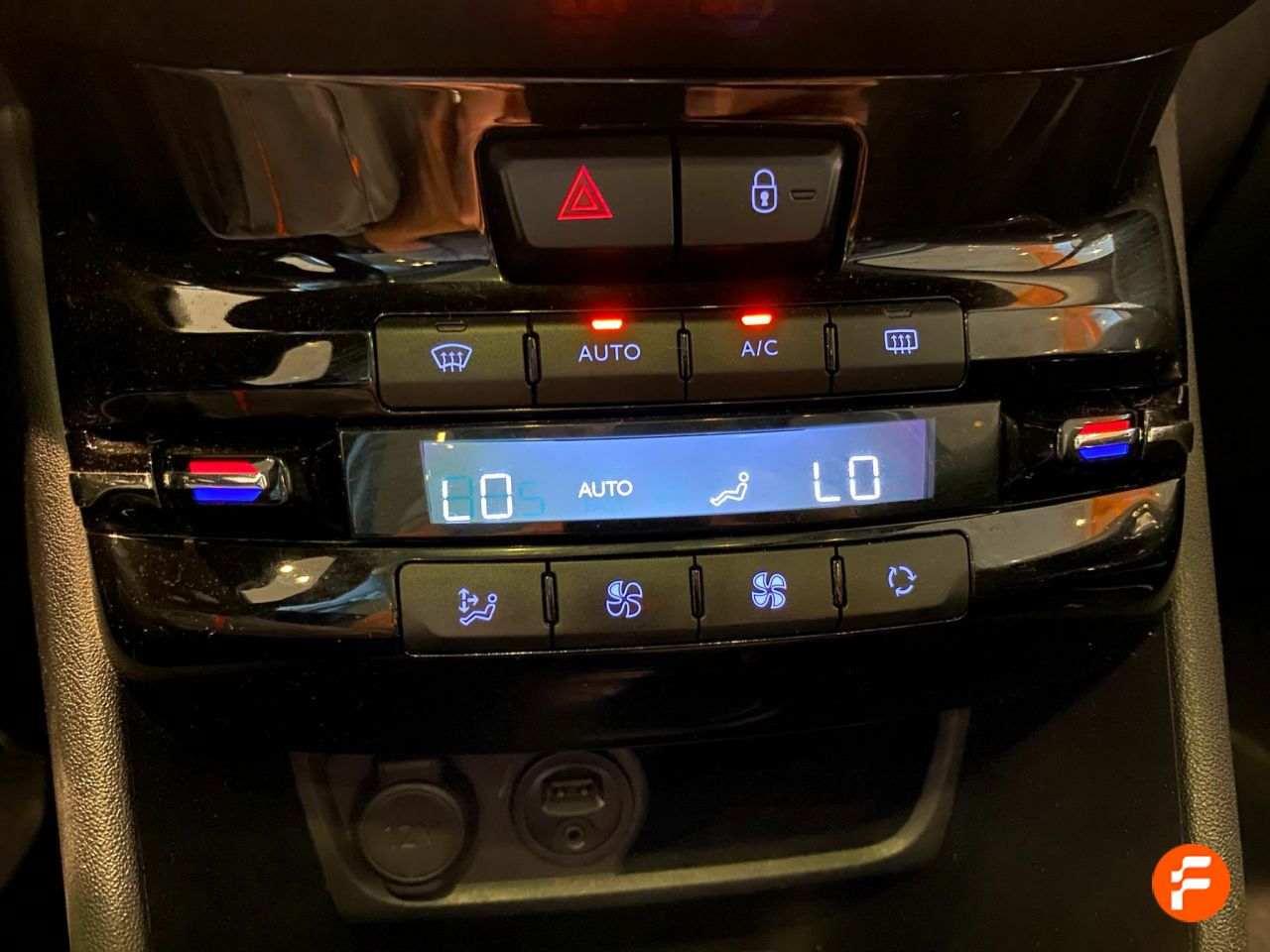 Foto Peugeot 208 19