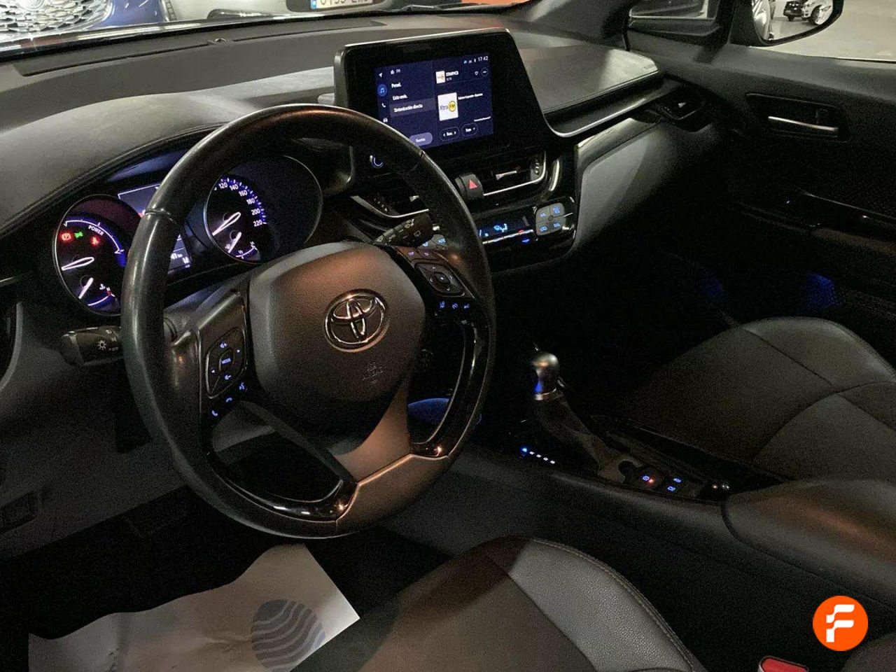Foto Toyota C-HR 11
