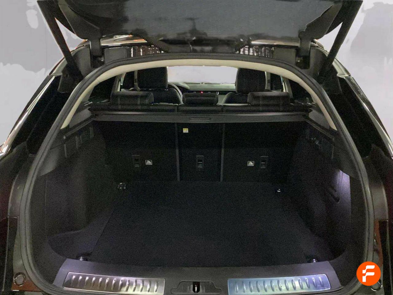 Foto Land-Rover Range Rover Velar 10