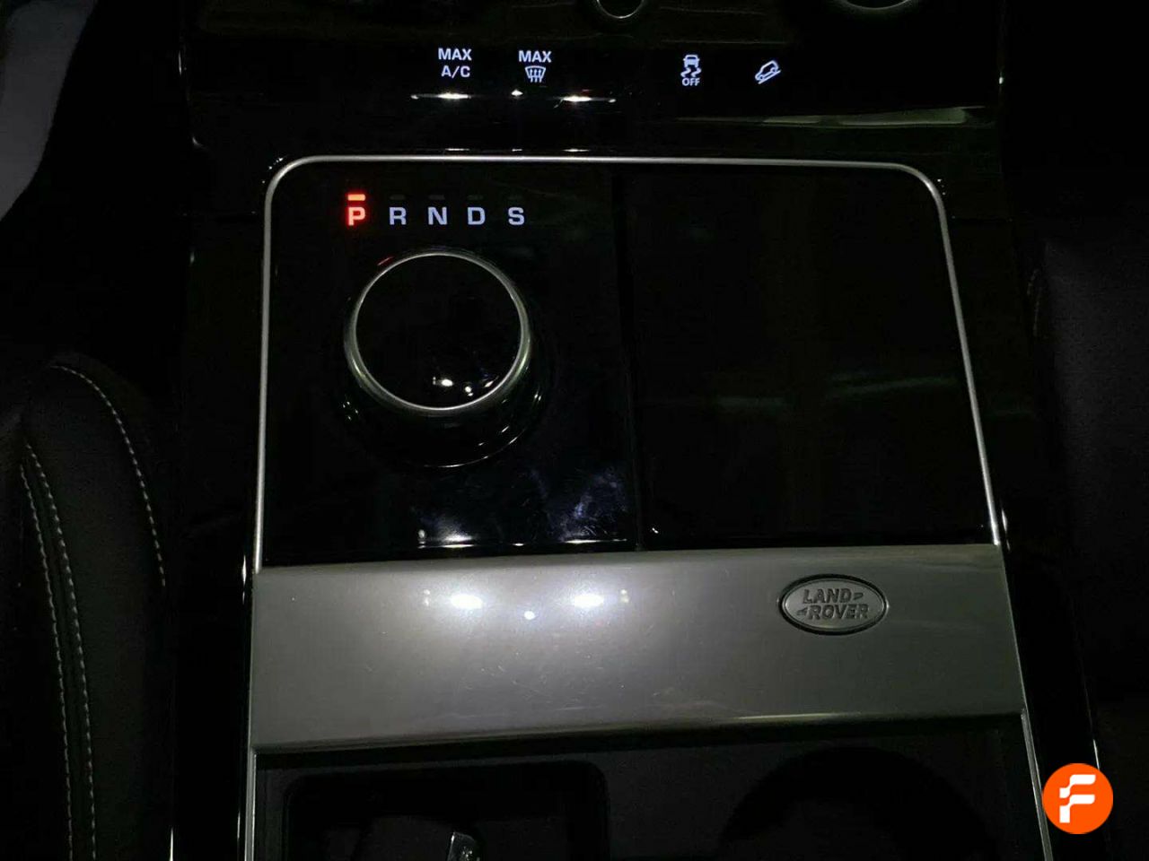 Foto Land-Rover Range Rover Velar 29
