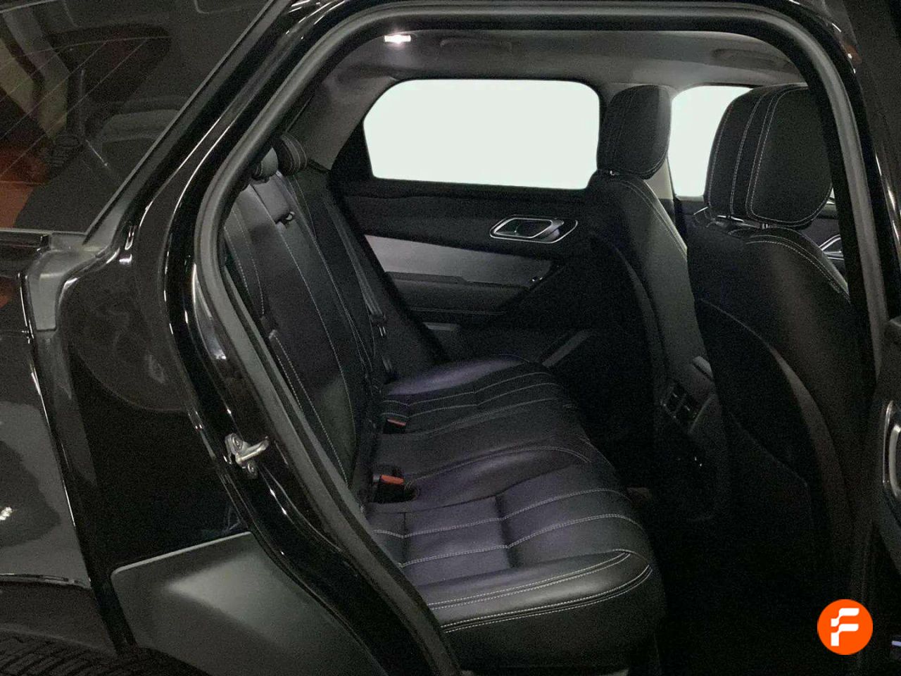 Foto Land-Rover Range Rover Velar 30