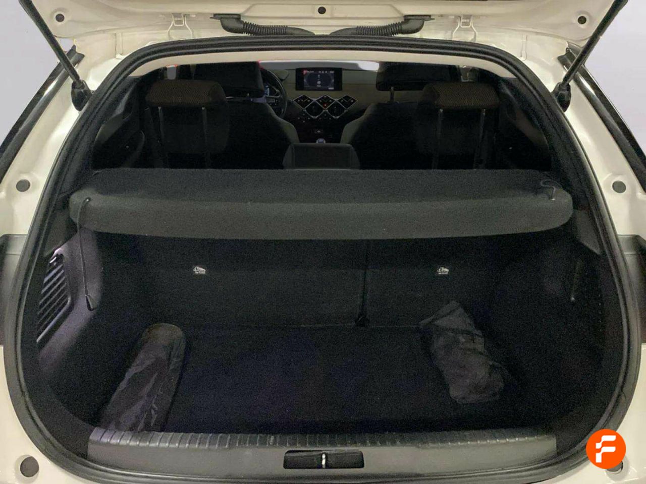 Foto DS Automobiles DS 3 10
