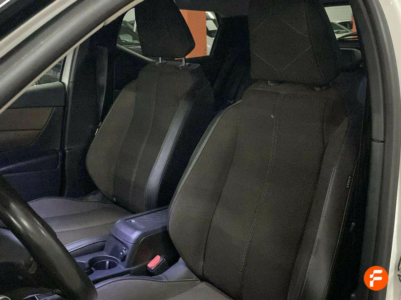 Foto DS Automobiles DS 3 29