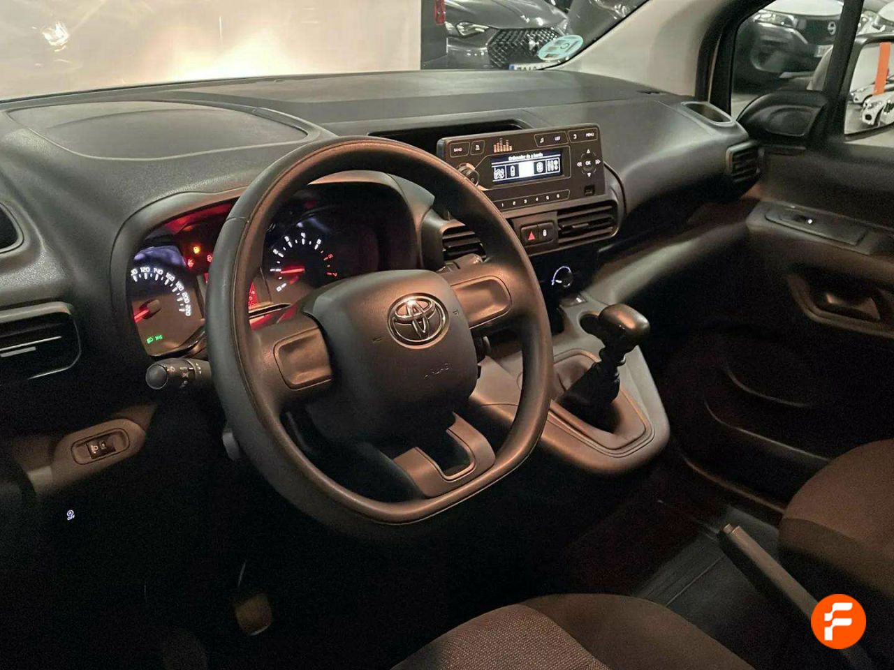 Foto Toyota Proace 12