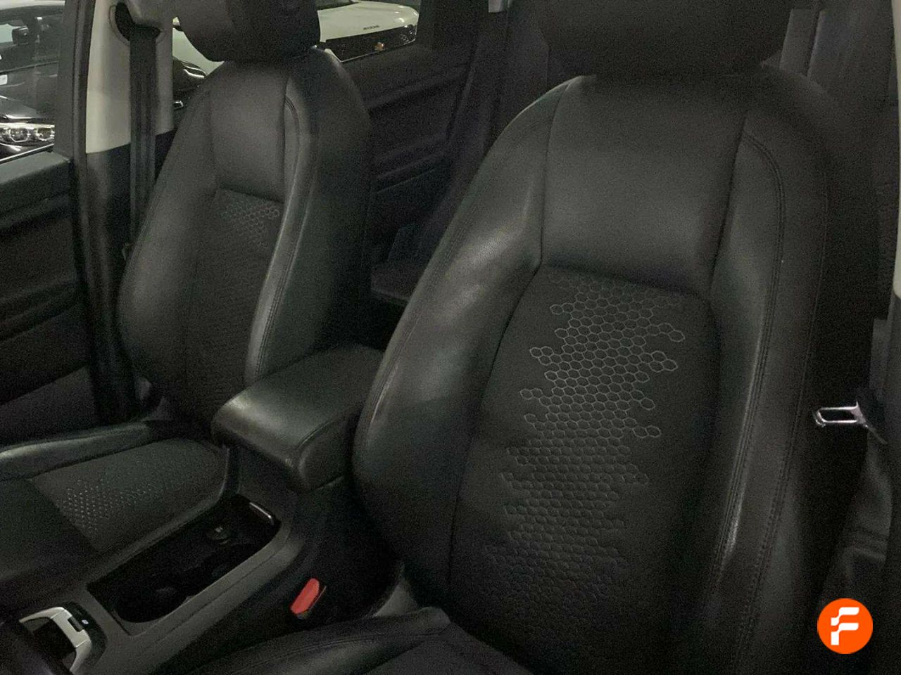 Foto Land-Rover Discovery Sport 30